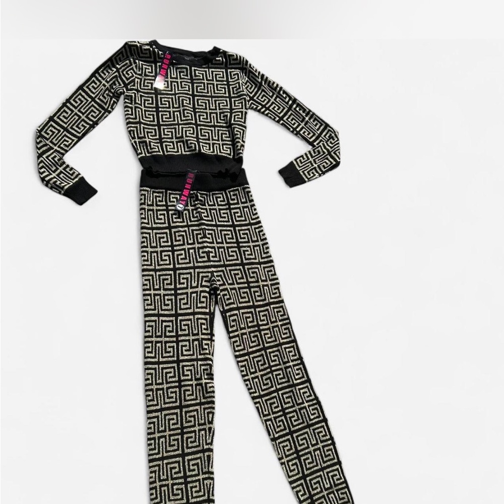 Chic Geometric Black and Gold Two Piece Set